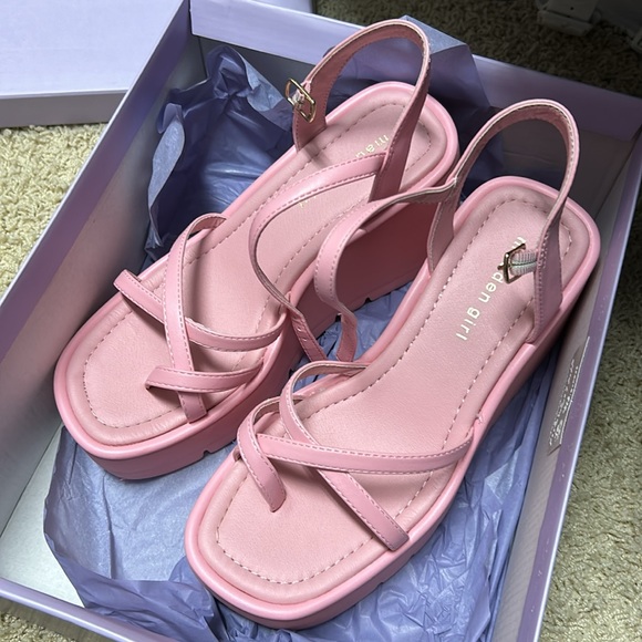 Madden Girl pink wedges - Picture 2 of 5